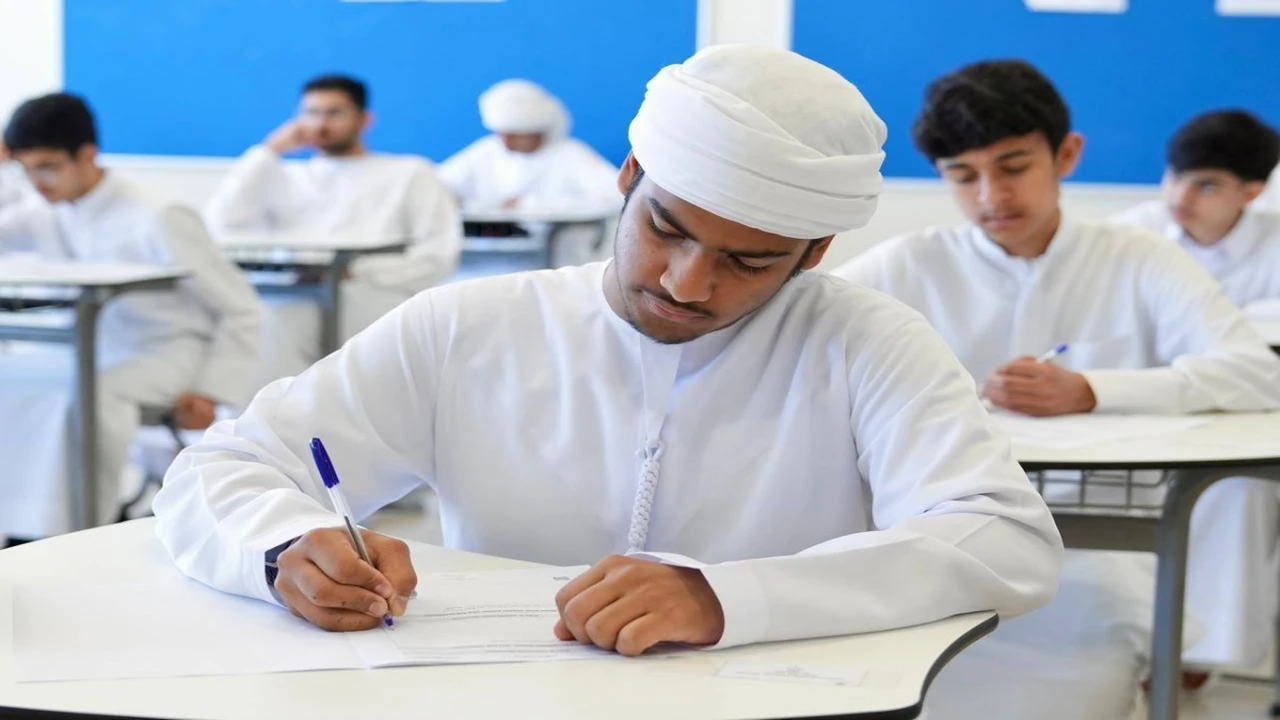 الإمارات تكشف عن جداول امتحانات نهاية العام للسنوات الدراسية من 5 إلى 12